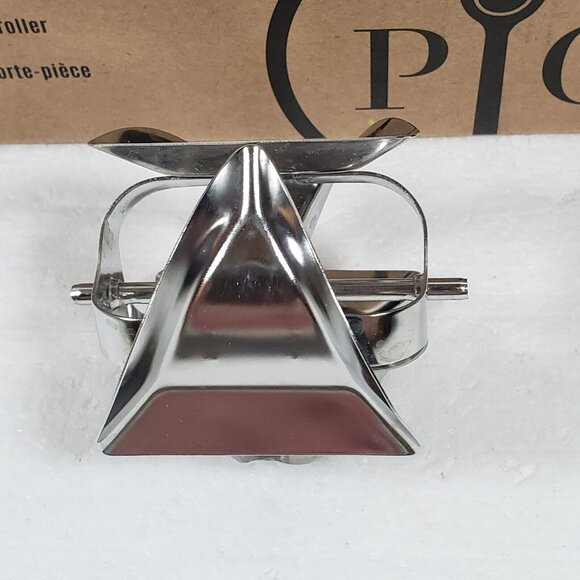 Pampered Chef Rolling Cookie Cutter Easy Grip Clean Kitchen Baking Tool - Picture 8 of 9